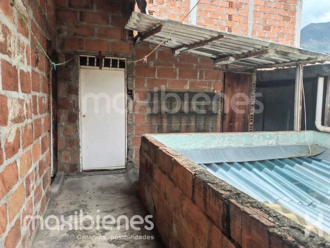 Casa de 2 alcobas en venta en Caribe, Medellín, 54 m² · foto 11 de 13