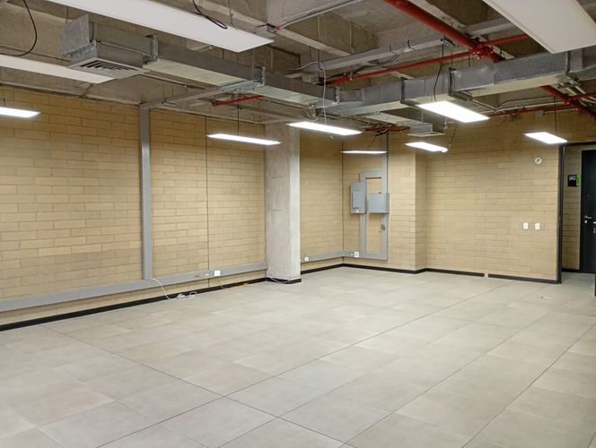 Oficina en arriendo en Cristo Rey, Medellín, 70 m² · foto 8 de 11