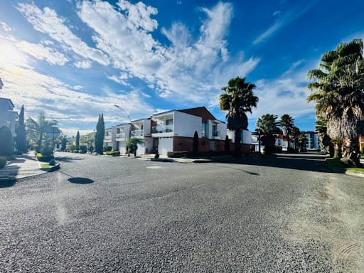 Casa de 3 alcobas en venta en El Porvenir, Rionegro, 131 m² · foto 2 de 23