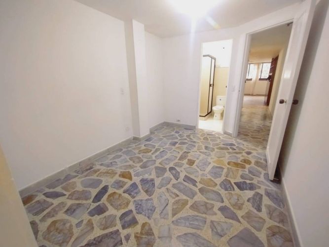 Apartamento de 4 alcobas en arriendo en Laureles, Medellín, 140 m² · foto 4 de 19