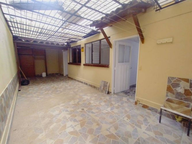 Apartamento de 4 alcobas en arriendo en Laureles, Medellín, 140 m² · foto 16 de 19
