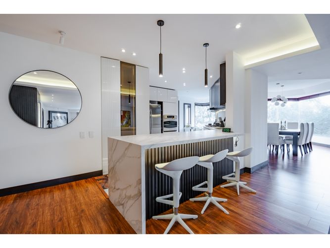 Apartamento de 3 alcobas en venta en Bosque Medina, Bogotá, 271 m² · foto 4 de 11