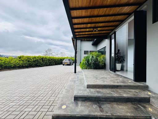 Casa de 4 alcobas en venta en El Retiro, 392 m² · foto 2 de 24