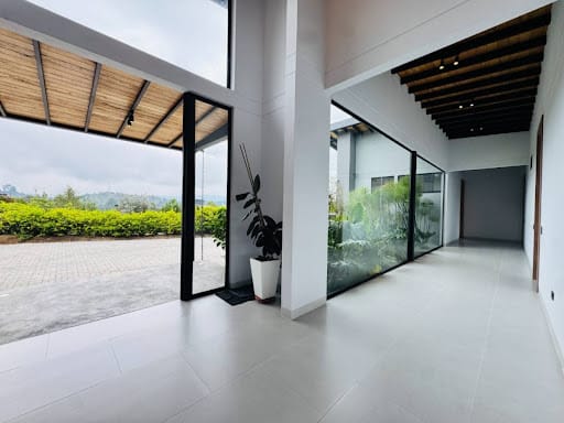 Casa de 4 alcobas en venta en El Retiro, 392 m² · foto 3 de 24