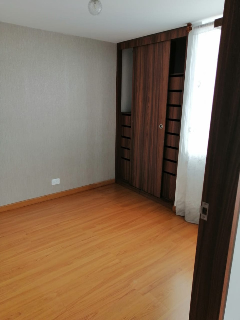 Apartamento en venta en Castilla, Bogotá · foto 3 de 12