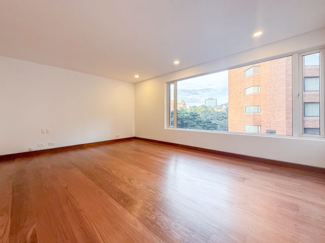 Apartamento de 3 alcobas en arriendo en Chicó Reservado, Bogotá, 236 m² · foto 9 de 16
