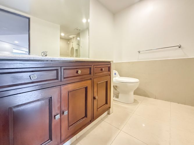 Apartamento de 3 alcobas en arriendo en Chicó Reservado, Bogotá, 236 m² · foto 15 de 16