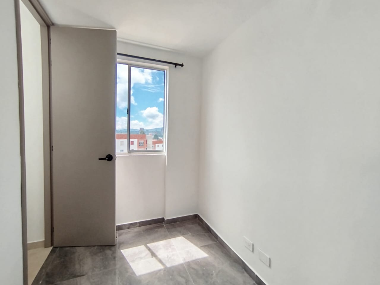 Apartamento en arriendo en Centro, Rionegro · foto 5 de 13