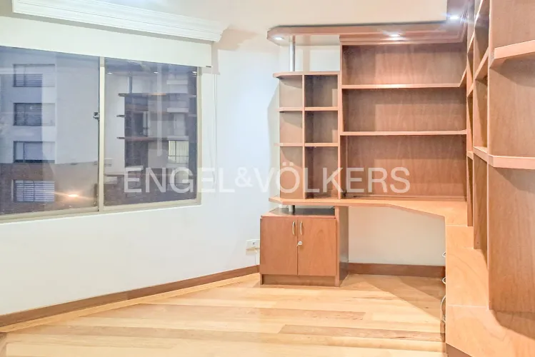 Apartamento de 3 alcobas en venta en Colina Campestre, Bogotá, 156 m² · foto 4 de 21