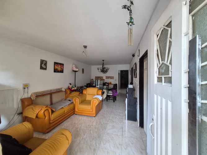 Casa de 13 alcobas en venta en San Luis, Cali, 420 m² · foto 4 de 24