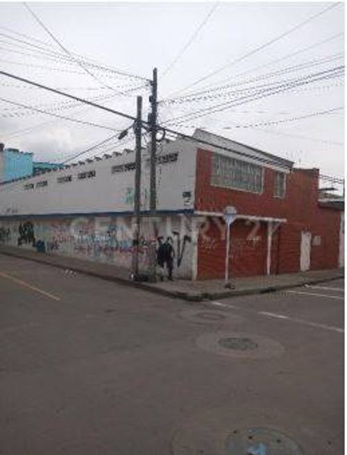 Casa de 27 alcobas en venta en Fontibon, Bogotá, 998 m² · foto 4 de 14