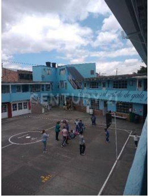 Casa de 27 alcobas en venta en Fontibon, Bogotá, 998 m² · foto 5 de 14