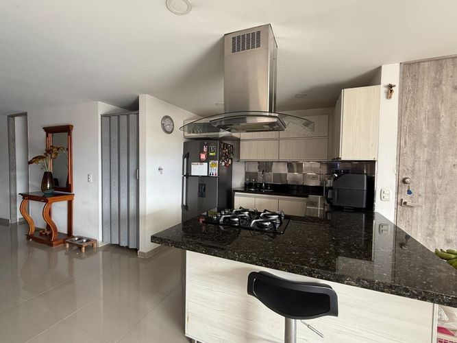 Apartamento de 3 alcobas en venta en Los Colores, Medellín, 114 m² · foto 3 de 13