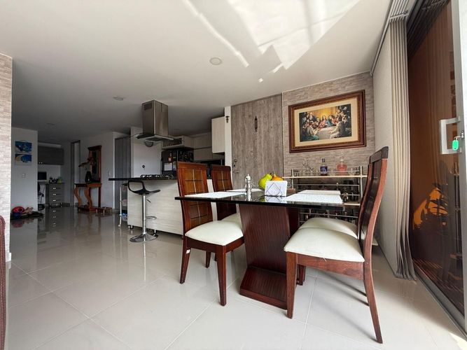 Apartamento de 3 alcobas en venta en Los Colores, Medellín, 114 m² · foto 4 de 13