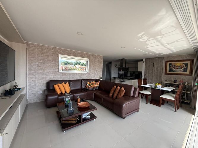 Apartamento de 3 alcobas en venta en Los Colores, Medellín, 114 m² · foto 2 de 13