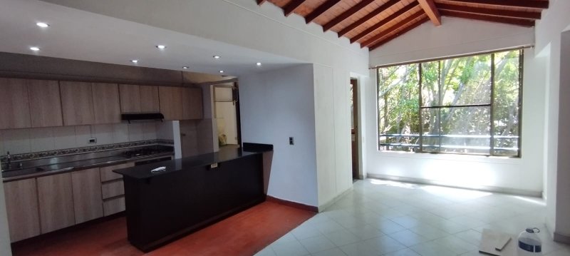 Apartamento de 3 habitaciones en arriendo en El Poblado, Medellín — imagen 1 de 40