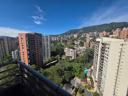 Apartamento de 3 alcobas en venta en Los Balsos, Medellín, 123 m² · foto 23 de 24
