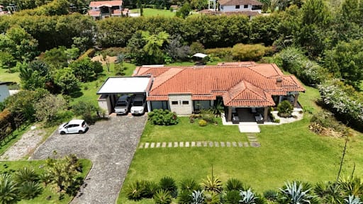 Casa de 4 alcobas en venta en Lomitas, La Ceja, 350 m² · foto 9 de 24