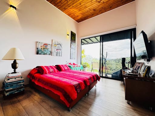 Casa de 4 alcobas en venta en El Porvenir, Rionegro, 298 m² · foto 23 de 24