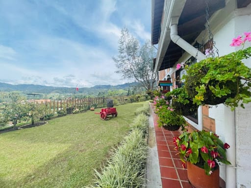 Casa de 3 alcobas en venta en La Ceja, 270 m² · foto 3 de 24