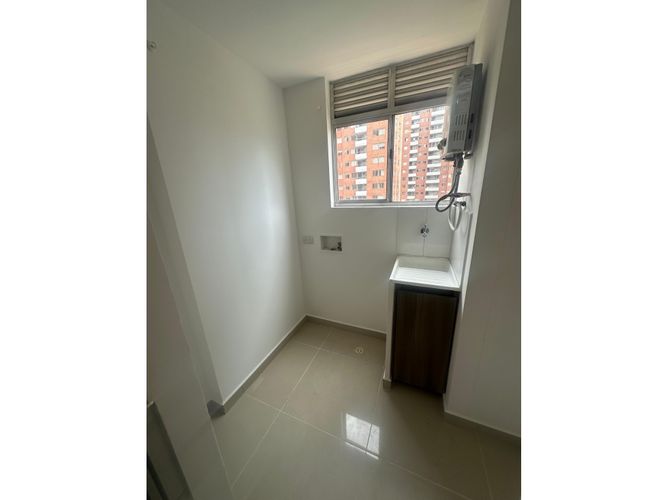 Apartamento de 3 alcobas en arriendo en Prados De Sabaneta, Sabaneta, 90 m² · foto 5 de 24