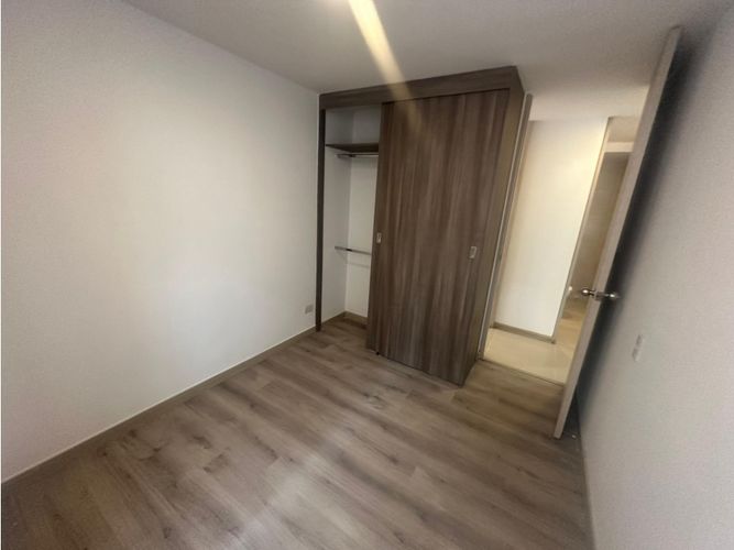 Apartamento de 3 alcobas en arriendo en Prados De Sabaneta, Sabaneta, 90 m² · foto 15 de 24