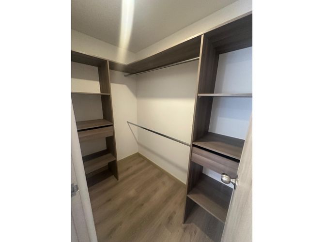 Apartamento de 3 alcobas en arriendo en Prados De Sabaneta, Sabaneta, 90 m² · foto 18 de 24