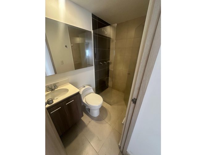 Apartamento de 3 alcobas en arriendo en Prados De Sabaneta, Sabaneta, 90 m² · foto 19 de 24