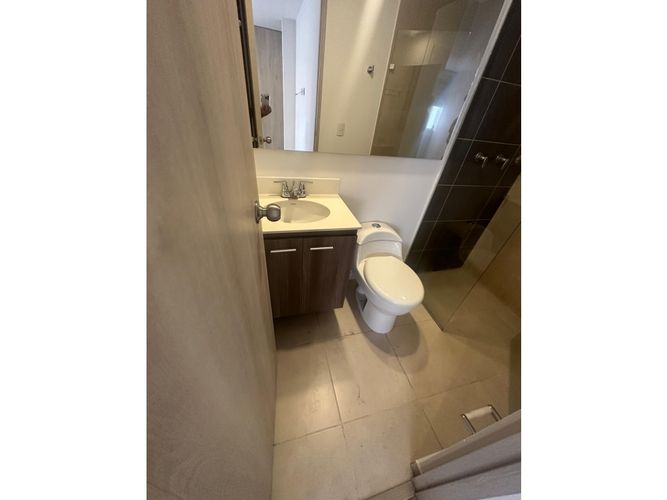 Apartamento de 3 alcobas en arriendo en Prados De Sabaneta, Sabaneta, 90 m² · foto 21 de 24