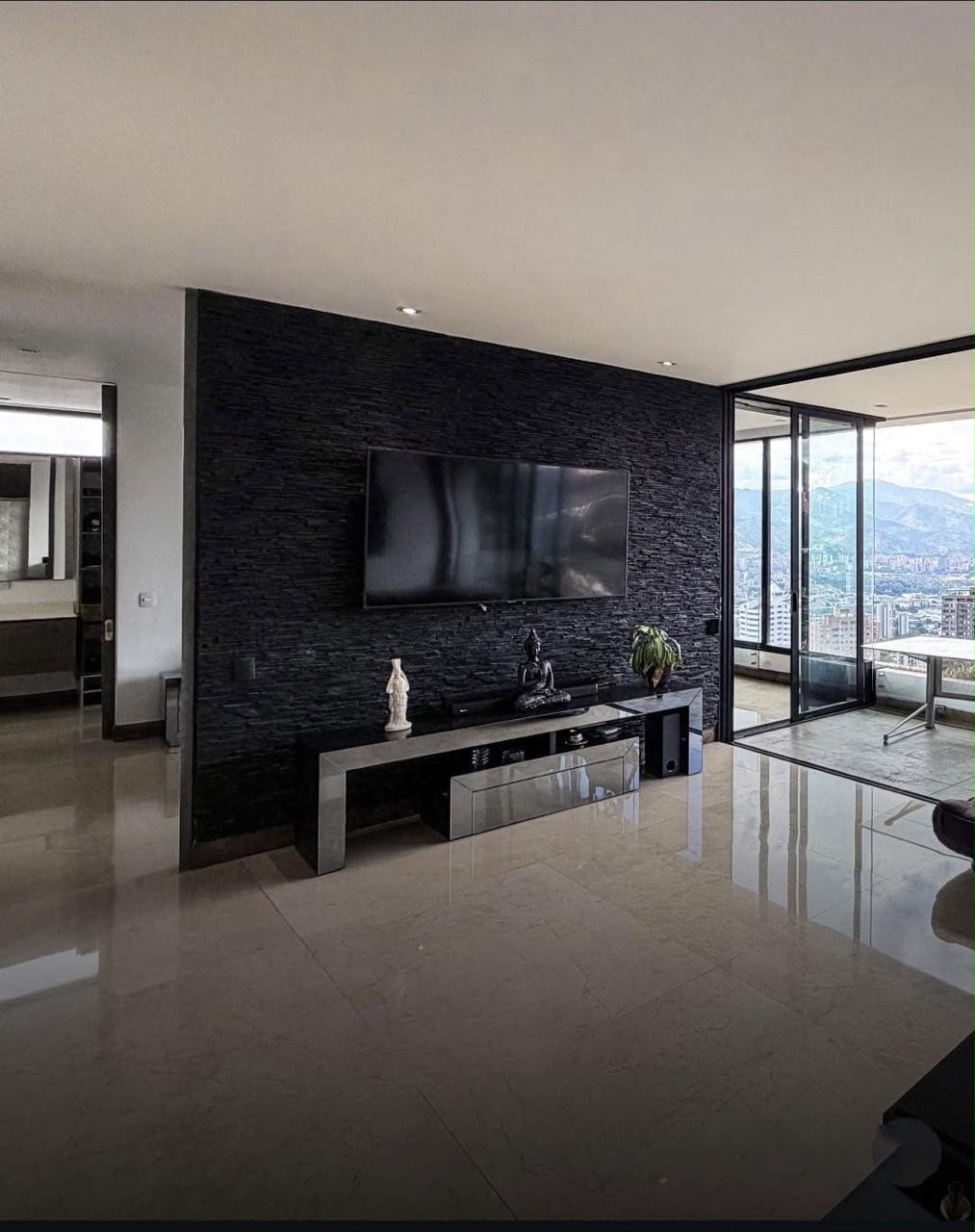 Apartamento en arriendo en El Poblado, Medellín · foto 2 de 8