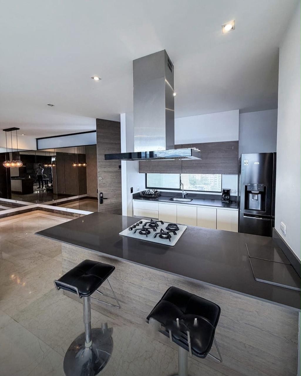 Apartamento en arriendo en El Poblado, Medellín · foto 4 de 8