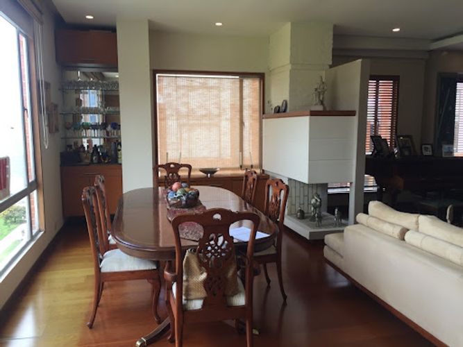 Apartamento de 3 alcobas en venta en Colina Campestre, Bogotá, 216 m² · foto 2 de 19