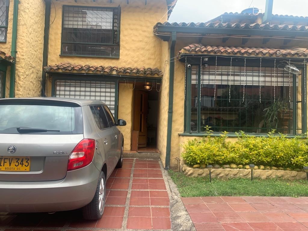 Casa en venta en Colina Campestre, Bogotá · foto 2 de 24