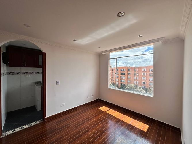 Apartamento de 2 alcobas en venta en Uaecd 007, Soacha, 42 m² · foto 2 de 11