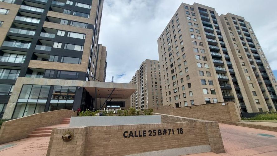 Apartamento de 2 alcobas en venta en Fontibon, Bogotá, 63 m² · foto 2 de 24