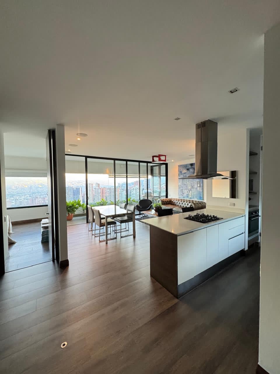 Apartamento en Arriendo en El Poblado, Medellín en Urbanizacion Arcoiris