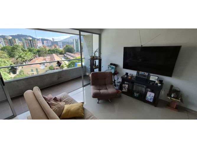 Apartamento de 3 alcobas en venta en San Juan Bautista, Itagüí, 78 m² · foto 3 de 16