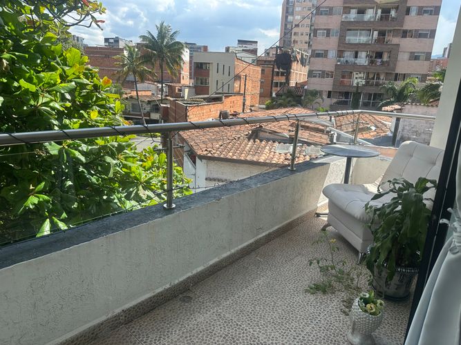 Apartamento de 3 alcobas en venta en Laureles, Medellín, 138 m² · foto 6 de 17