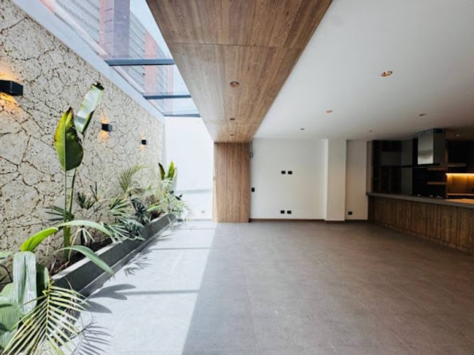 Casa de 4 alcobas en venta en El Porvenir, Rionegro, 253 m² · foto 2 de 24