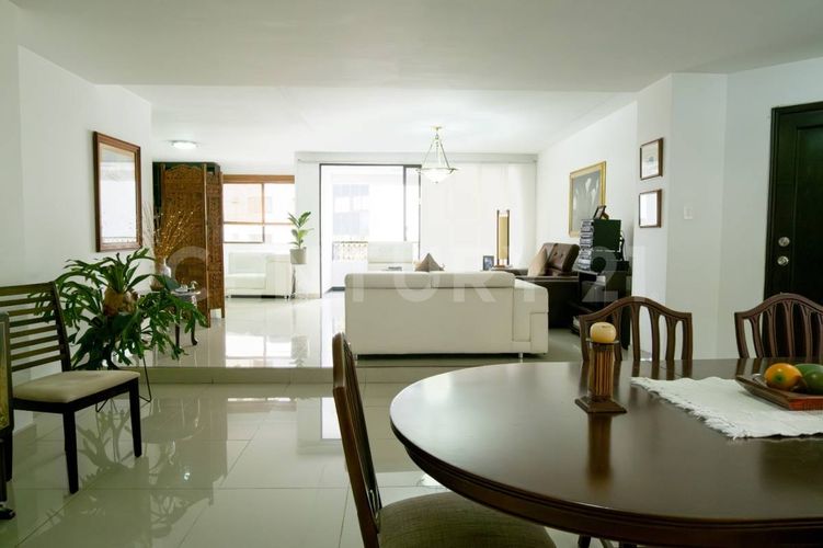 Apartamento de 3 alcobas en venta en San Fernando Viejo, Cali, 227 m² · foto 2 de 22