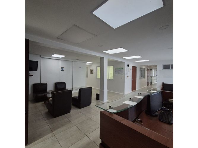 Casa de 7 alcobas en venta en San Jose De Bavaria, Bogotá, 939 m² · foto 4 de 5