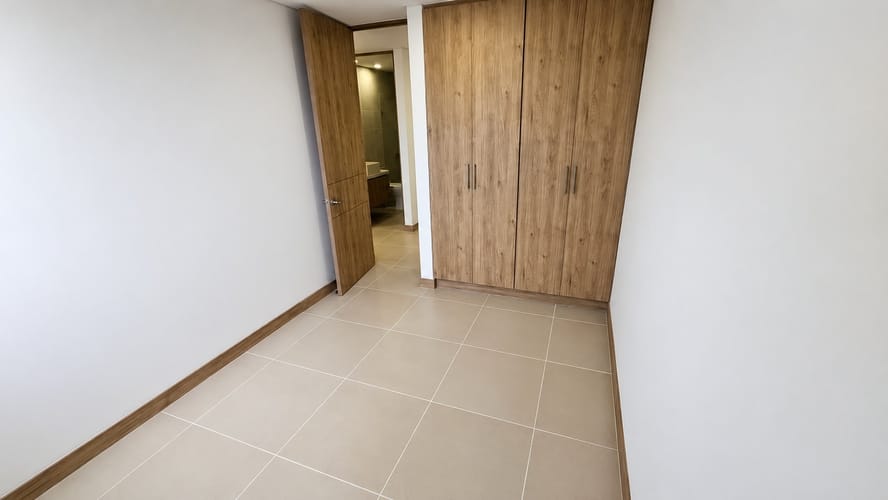Apartamento de 2 alcobas en venta en Senderos Del Lili, Cali, 70 m² · foto 2 de 12