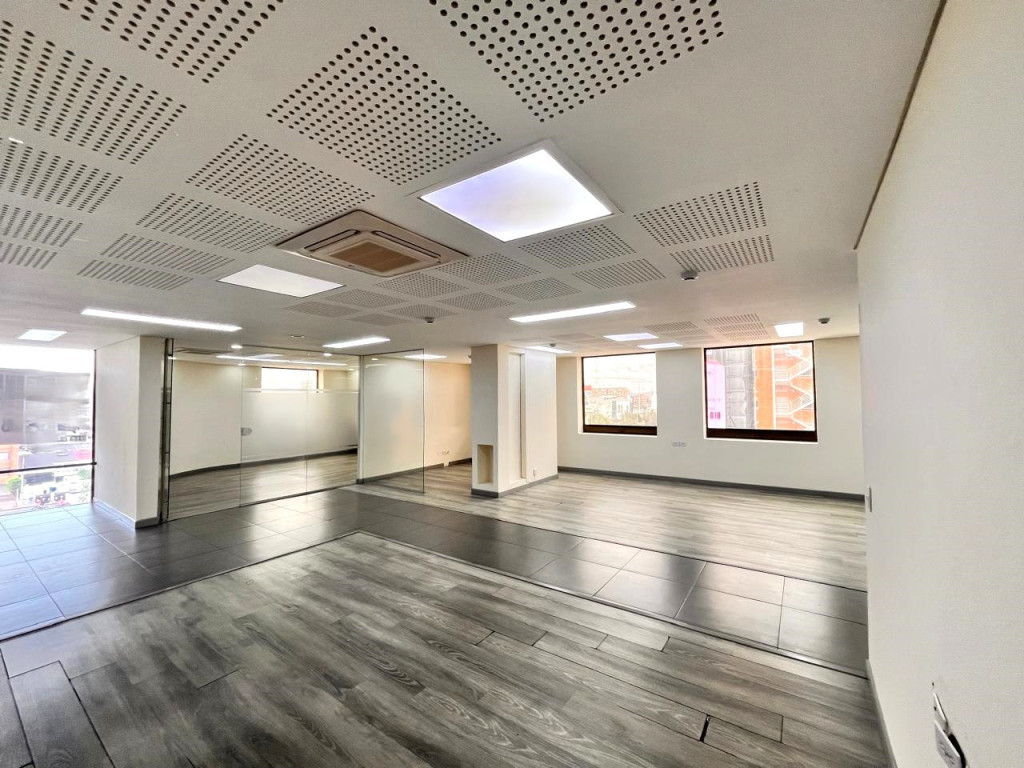 Office for rent in Santa bibiana, Bogotá