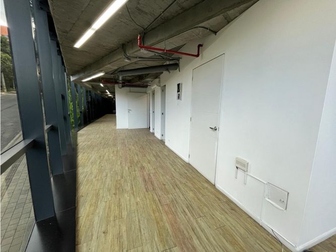 Oficina en arriendo en Los Balsos, Medellín, 71 m² · foto 3 de 10