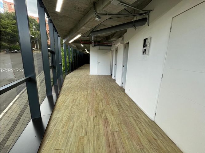 Oficina en arriendo en Los Balsos, Medellín, 71 m² · foto 4 de 10