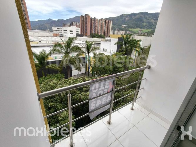 Oficina en arriendo en Niquia, Bello, 23 m² · foto 2 de 6