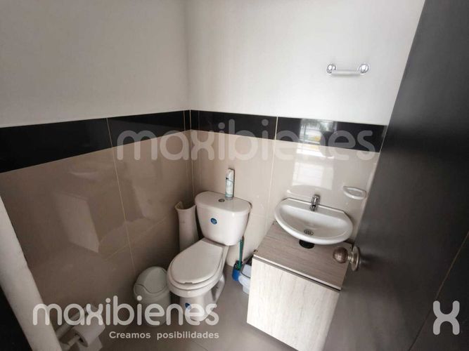 Oficina en arriendo en Niquia, Bello, 23 m² · foto 4 de 6
