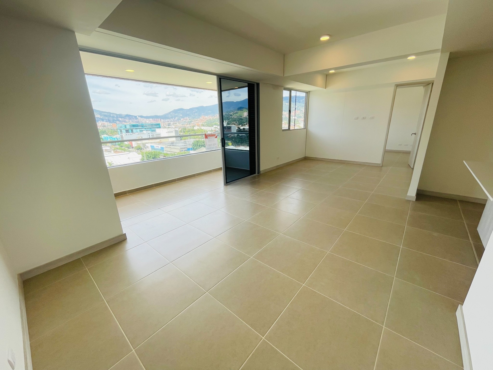 Apartamento en arriendo en Ciudad Del Río, Medellín · foto 2 de 20