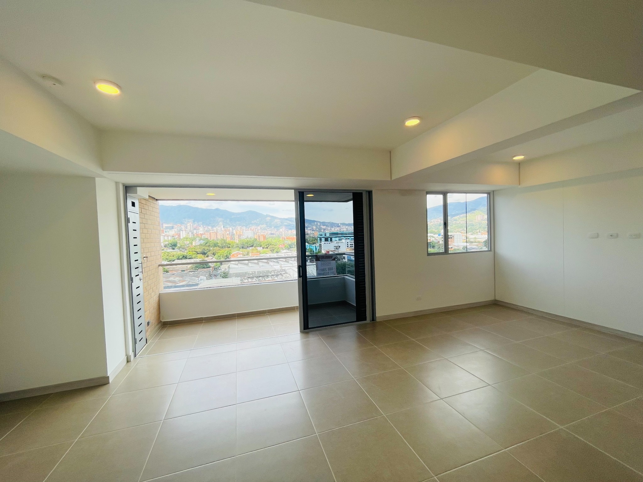 Apartamento en arriendo en Ciudad Del Río, Medellín · foto 5 de 20