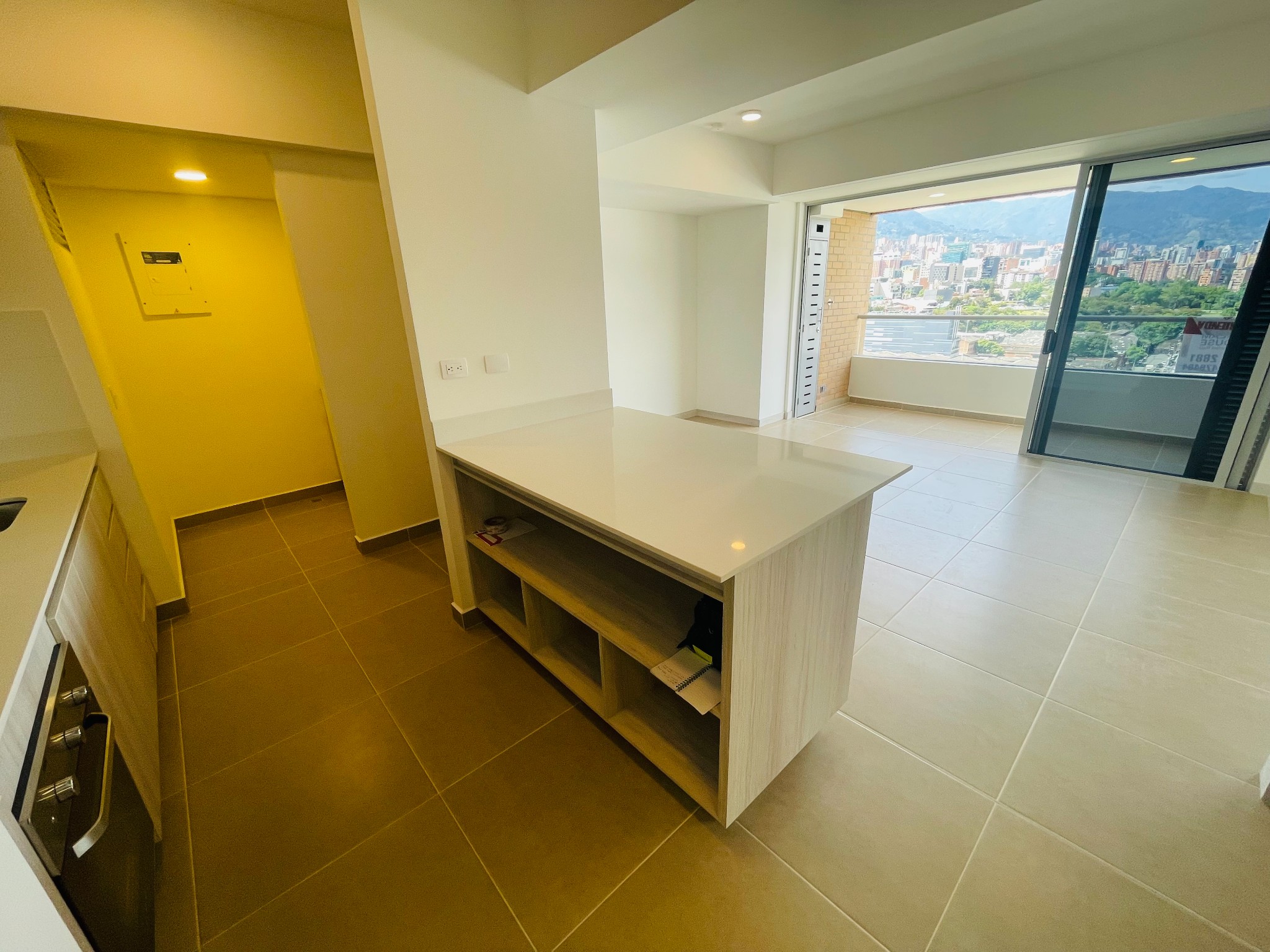 Apartamento en arriendo en Ciudad Del Río, Medellín · foto 7 de 20
